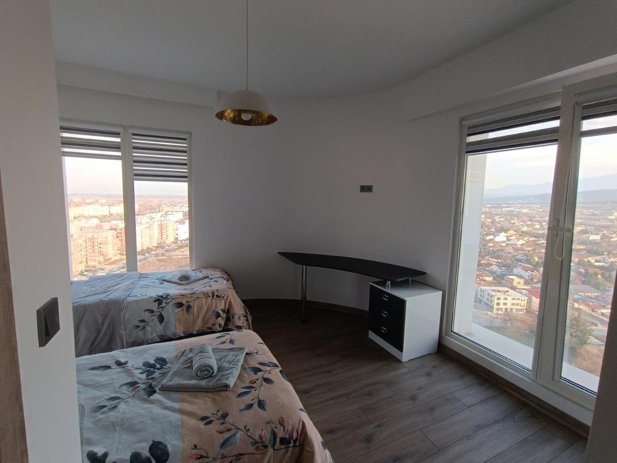 18Th & 16H Floor Secure Luxury Condos With Pool & Fitness Included In Price Skopje Eksteriør bilde