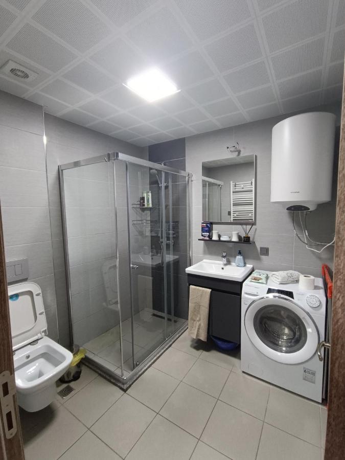 18Th & 16H Floor Secure Luxury Condos With Pool & Fitness Included In Price Skopje Eksteriør bilde