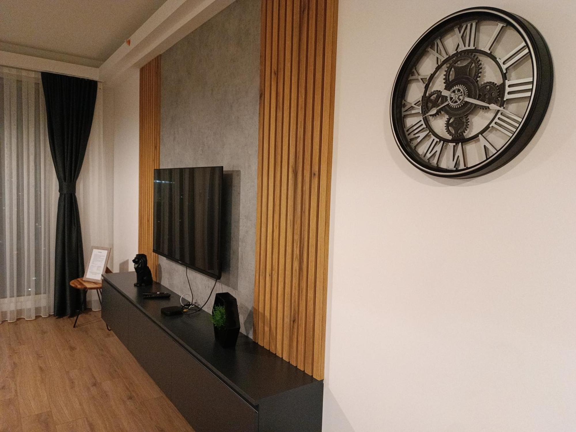 18Th & 16H Floor Secure Luxury Condos With Pool & Fitness Included In Price Skopje Eksteriør bilde