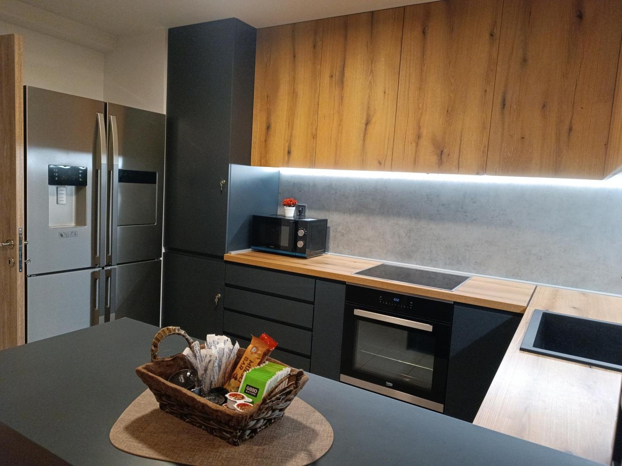 18Th & 16H Floor Secure Luxury Condos With Pool & Fitness Included In Price Skopje Eksteriør bilde