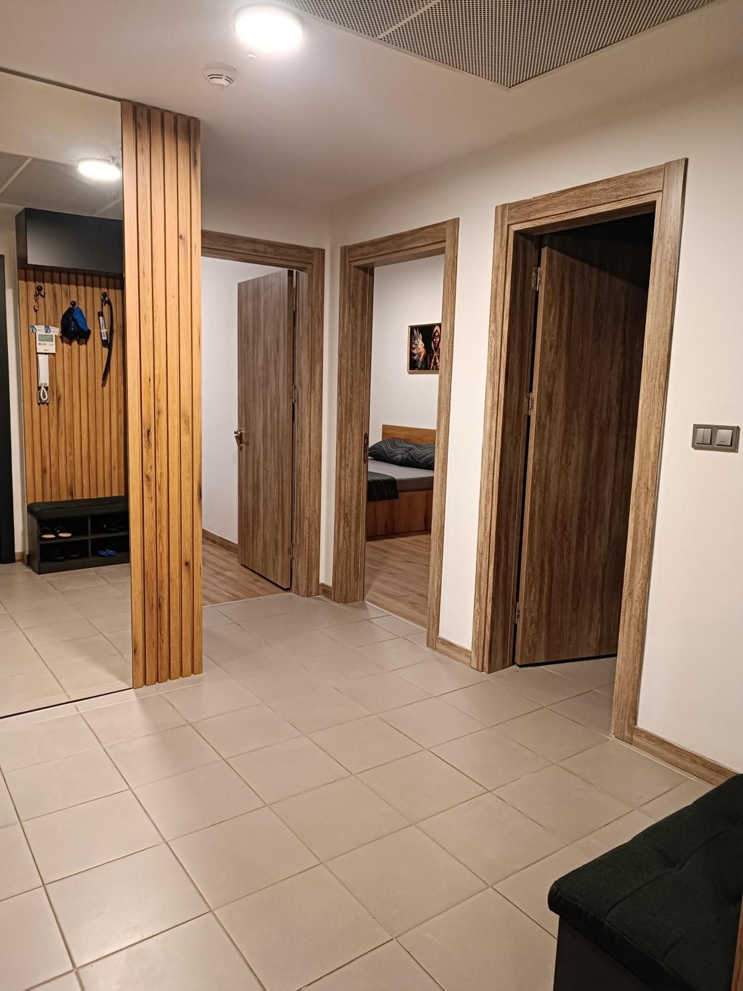 18Th & 16H Floor Secure Luxury Condos With Pool & Fitness Included In Price Skopje Eksteriør bilde
