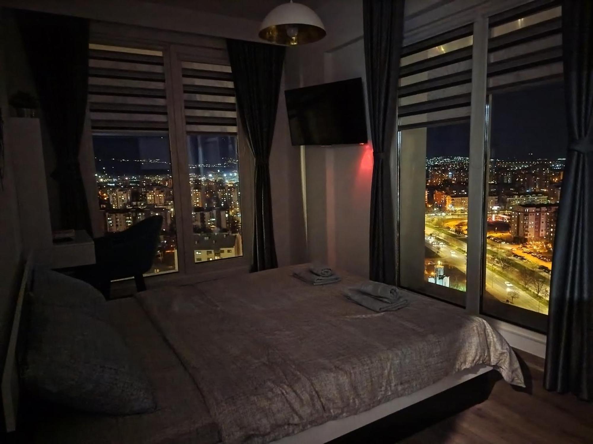 18Th & 16H Floor Secure Luxury Condos With Pool & Fitness Included In Price Skopje Eksteriør bilde