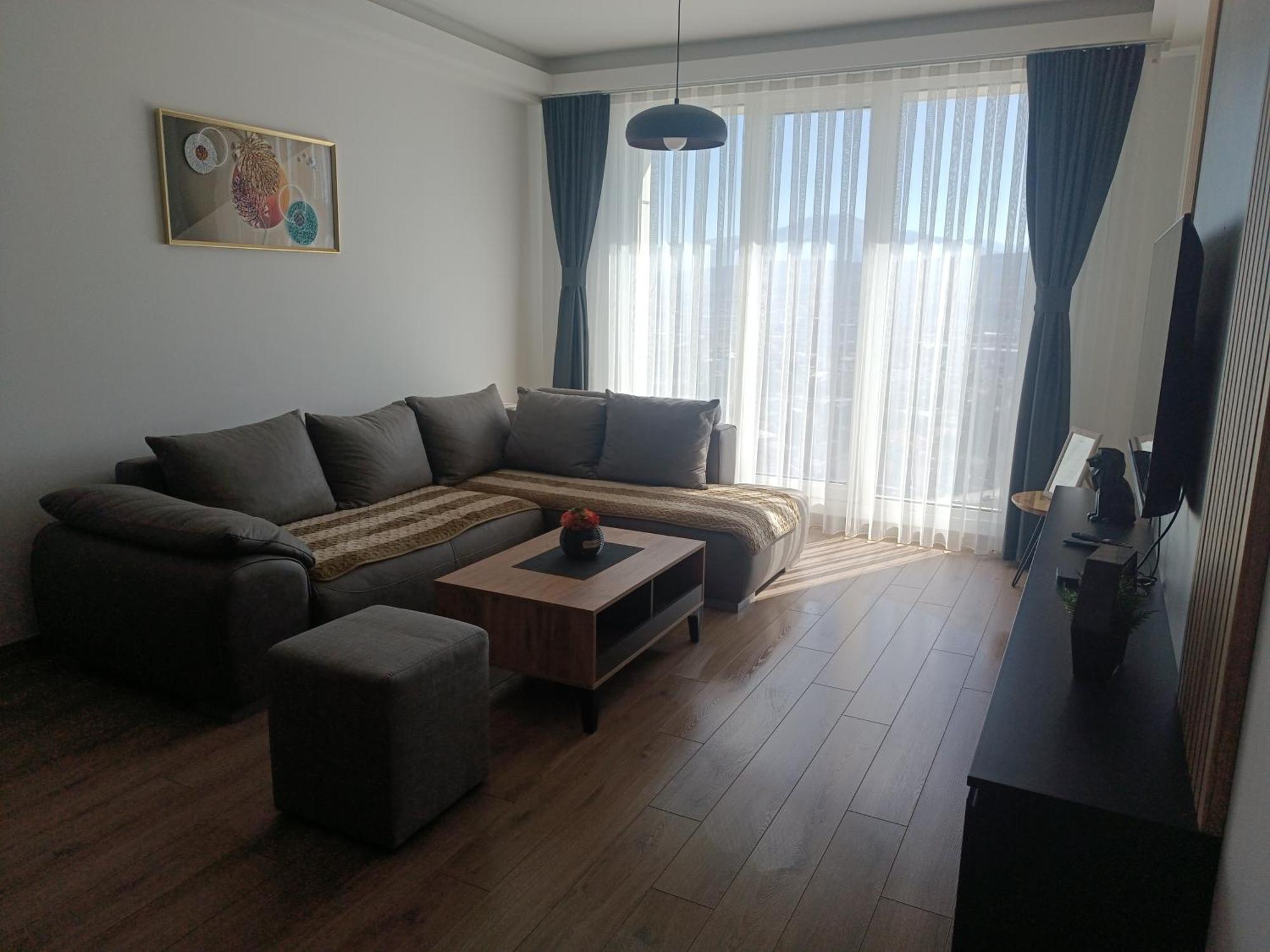 18Th & 16H Floor Secure Luxury Condos With Pool & Fitness Included In Price Skopje Eksteriør bilde